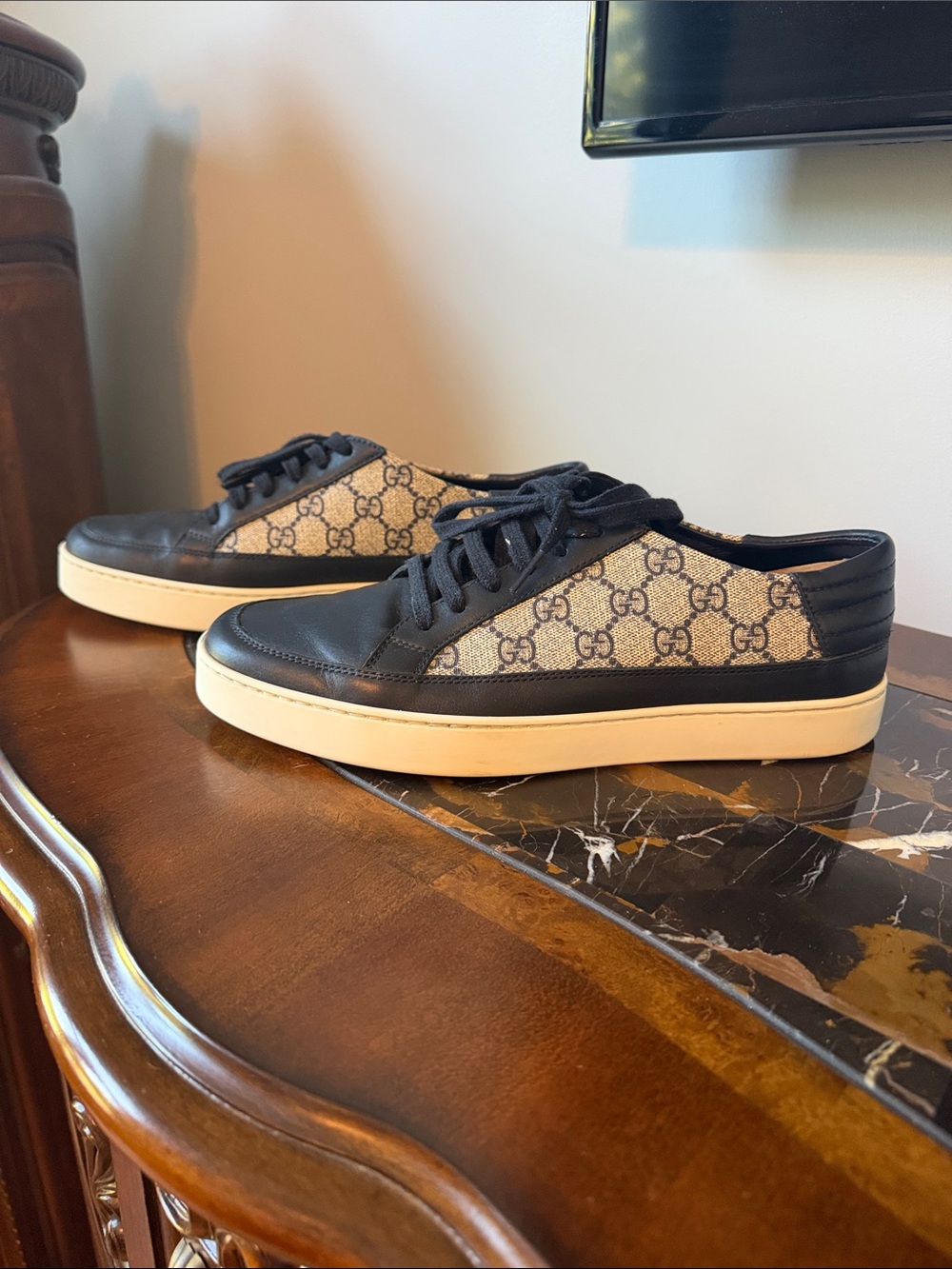 Gucci Men’s Beige GG Canvas & Black Leather Low-Top Sneakers